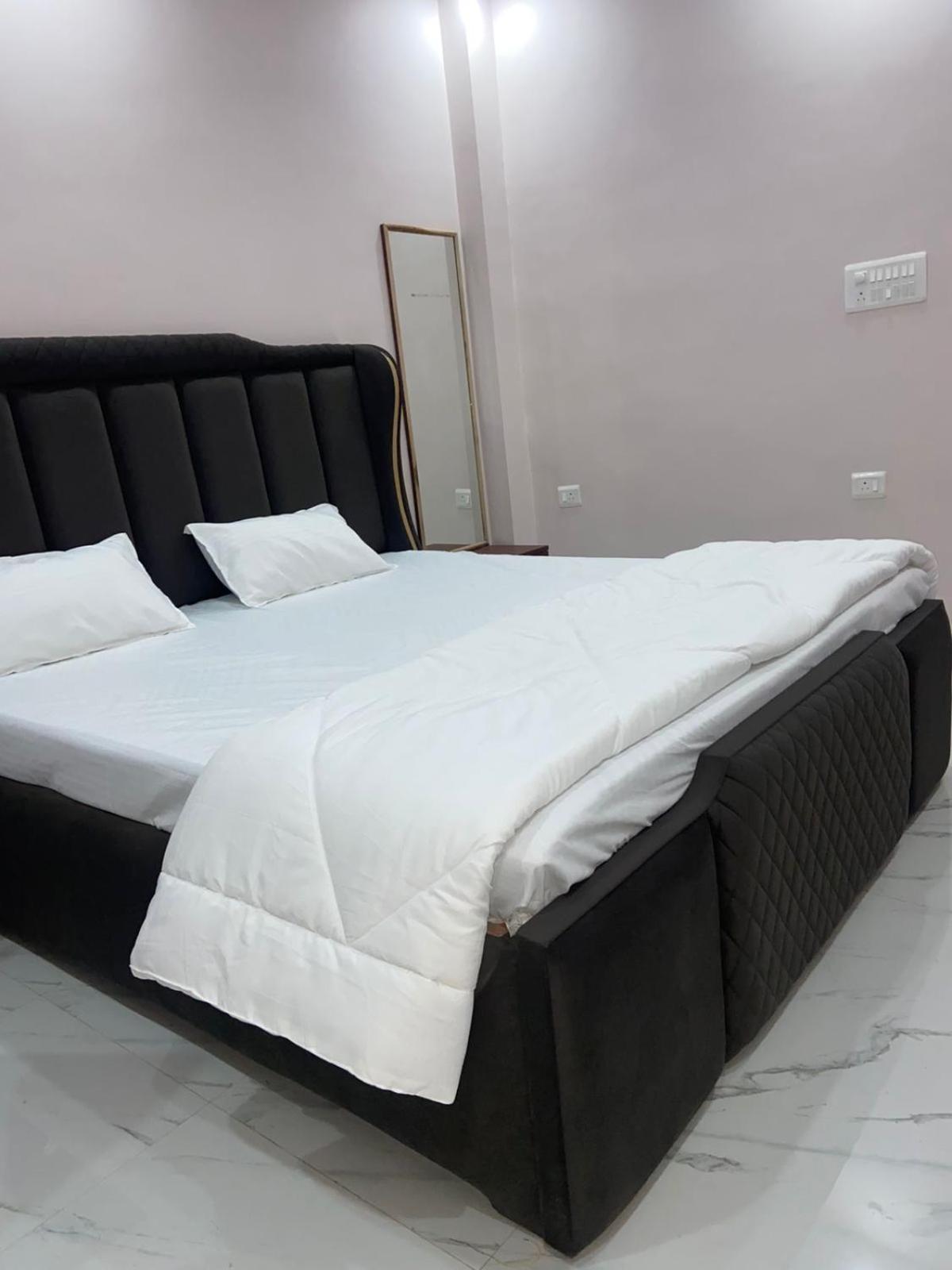 Hotel Nirmal Niwas Varanasi Exterior foto